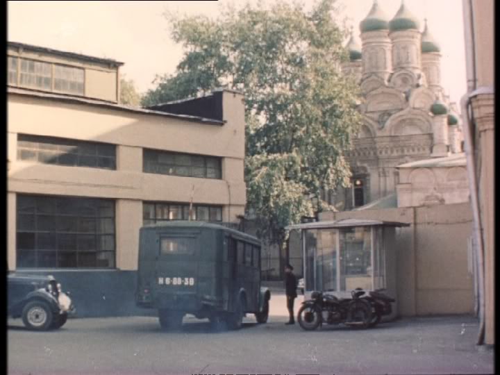 Место встречи изменить нельзя - У Петровки 38