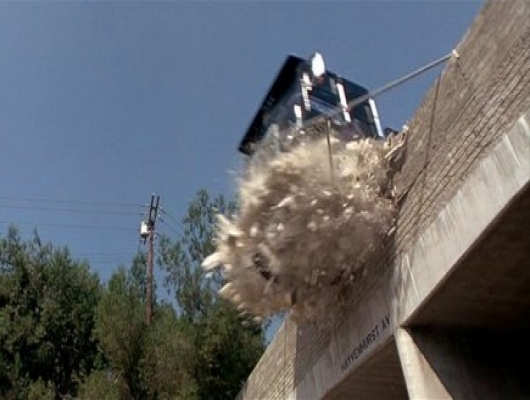 Terminator 2: Judgment Day - T1000 chasing on a truck